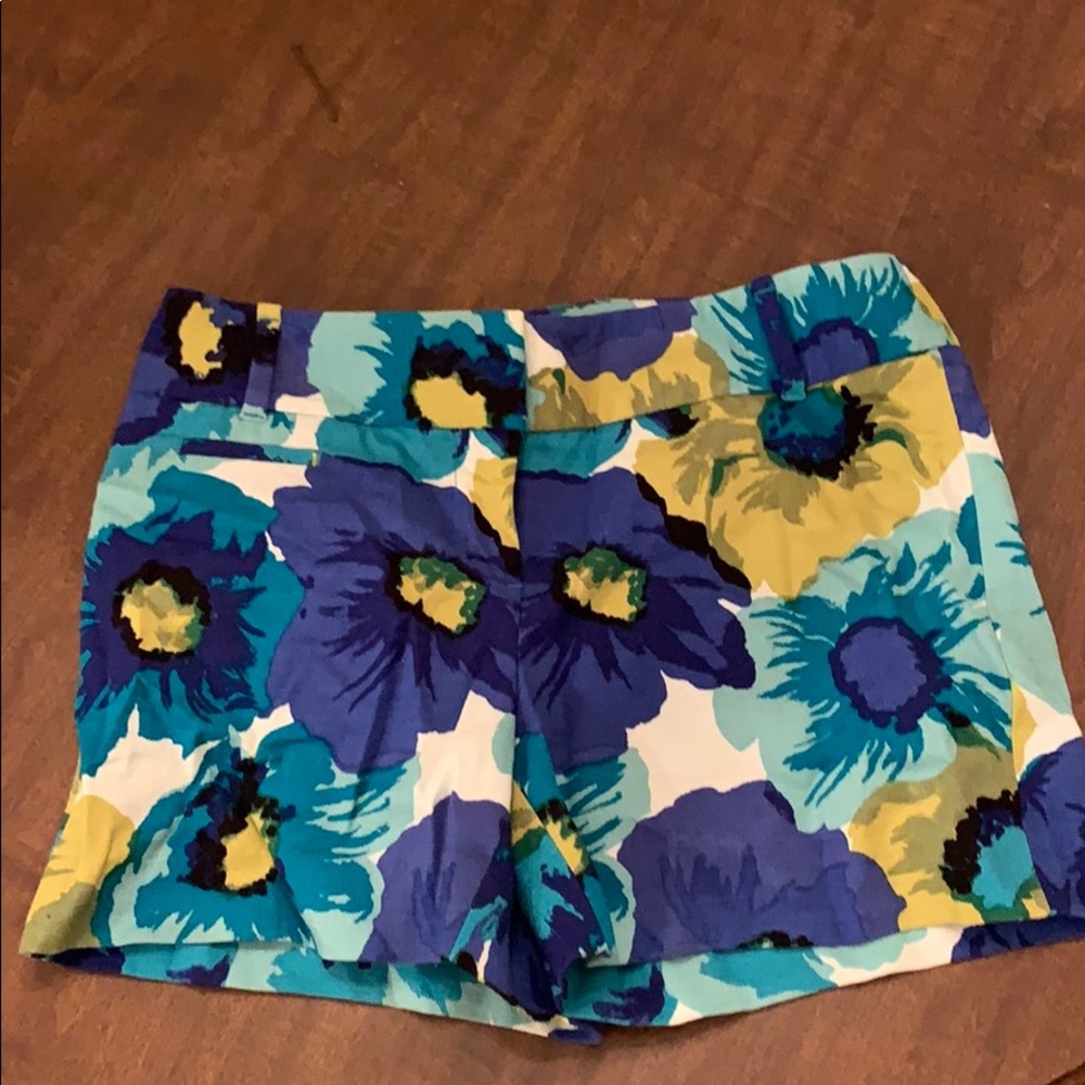 LOFT Floral Shorts - Size 00